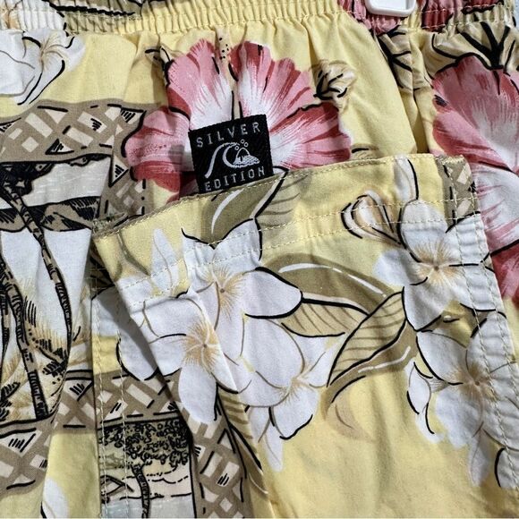 Quicksilver silver edition men’s swimsuit. Size XL - Picture 2 of 6